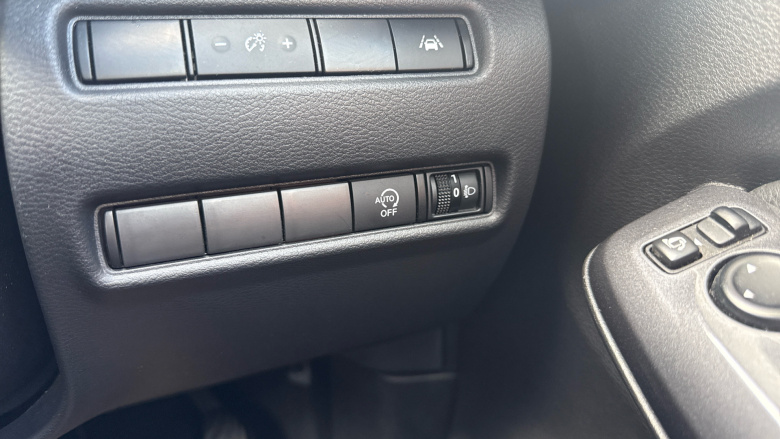 Nissan Juke 1.0 DiG-T 114 N-Connecta 5dr Petrol Hatchback